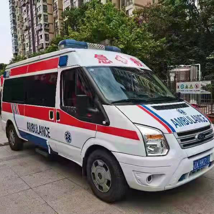 玉龙长途救护车护送病人返乡